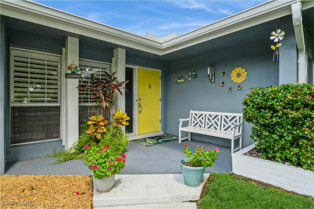 Property Photo:  5036 Fairfield Drive  FL 33919 