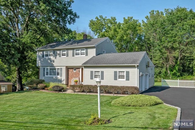 Property Photo:  67 Pitcairn Drive  NJ 07068 