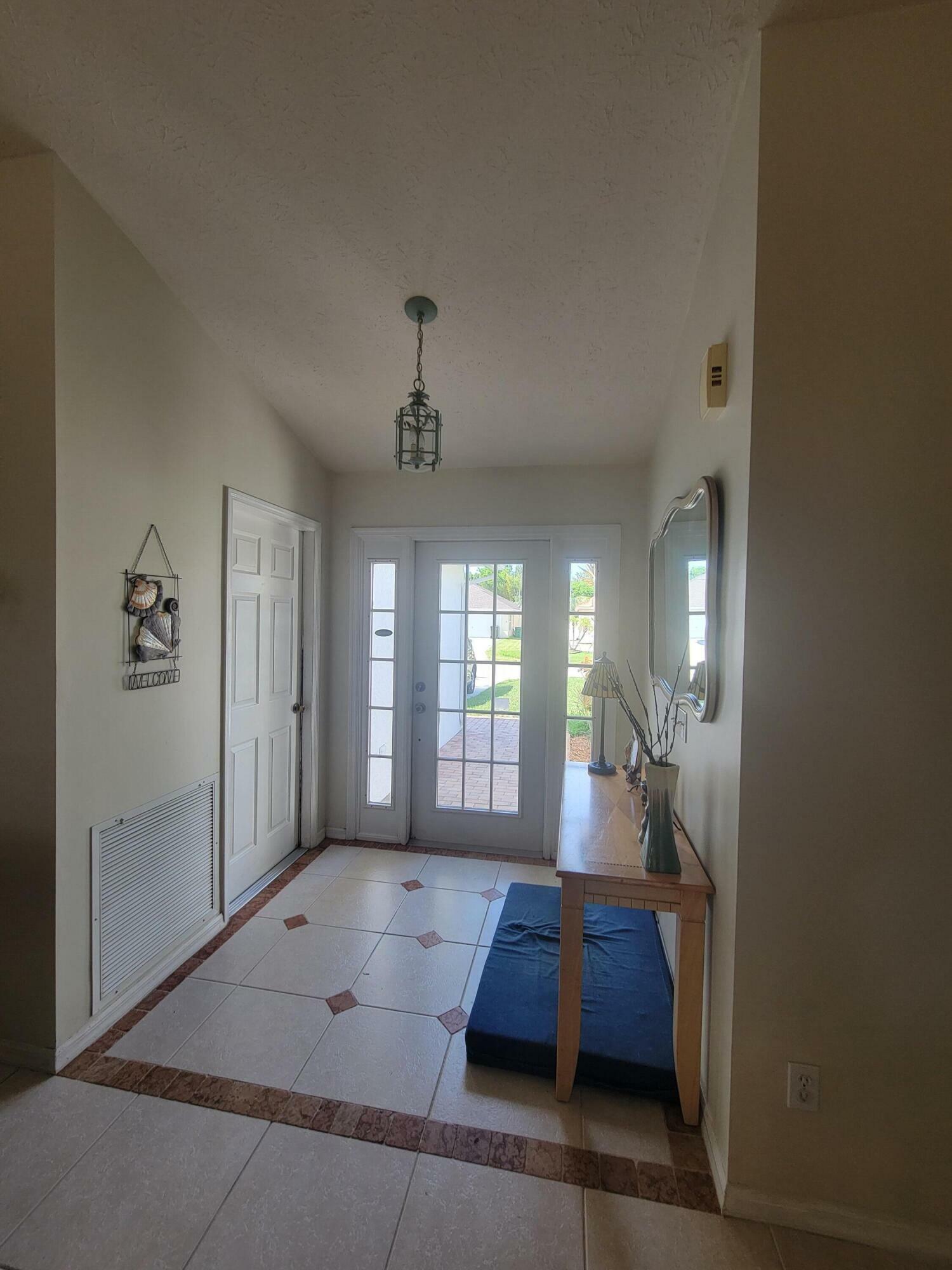 Property Photo:  1908 SW Notre Dame Avenue  FL 34953 