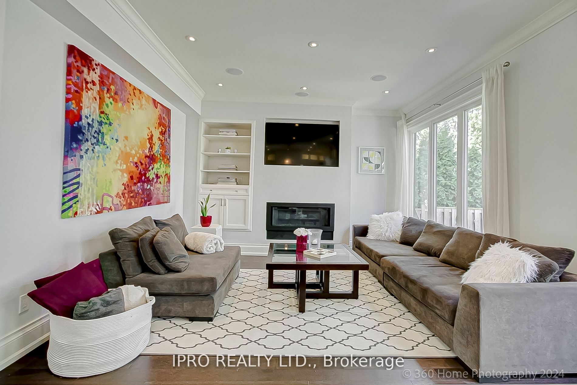 Property Photo:  220 Burnett Ave  ON M2N 1V8 