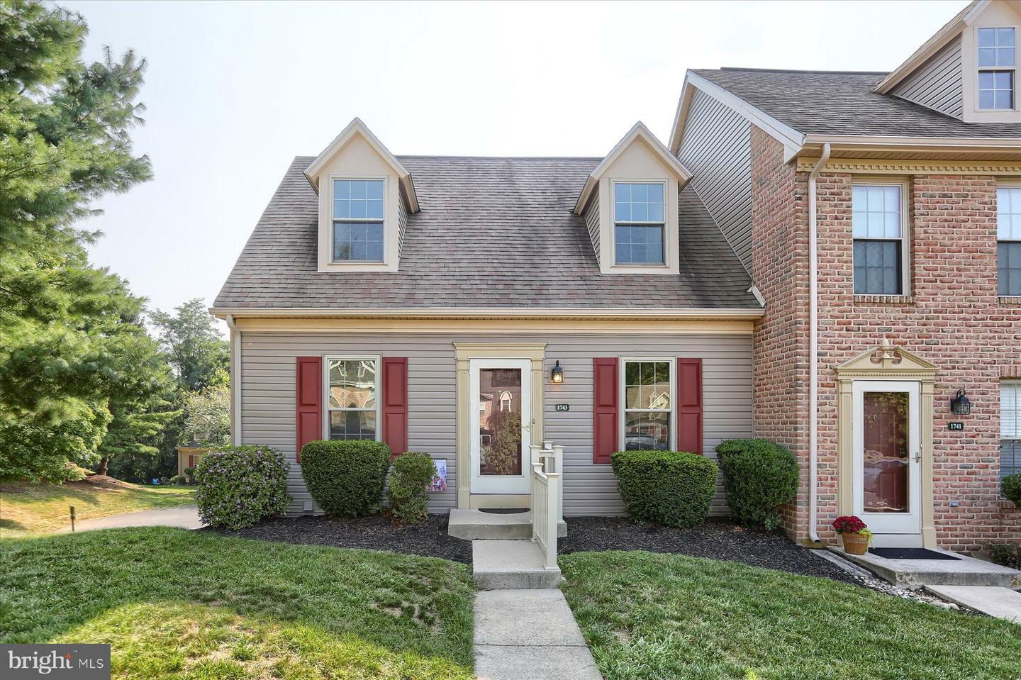 Property Photo: 1743 Weatherburn Drive PA 17070