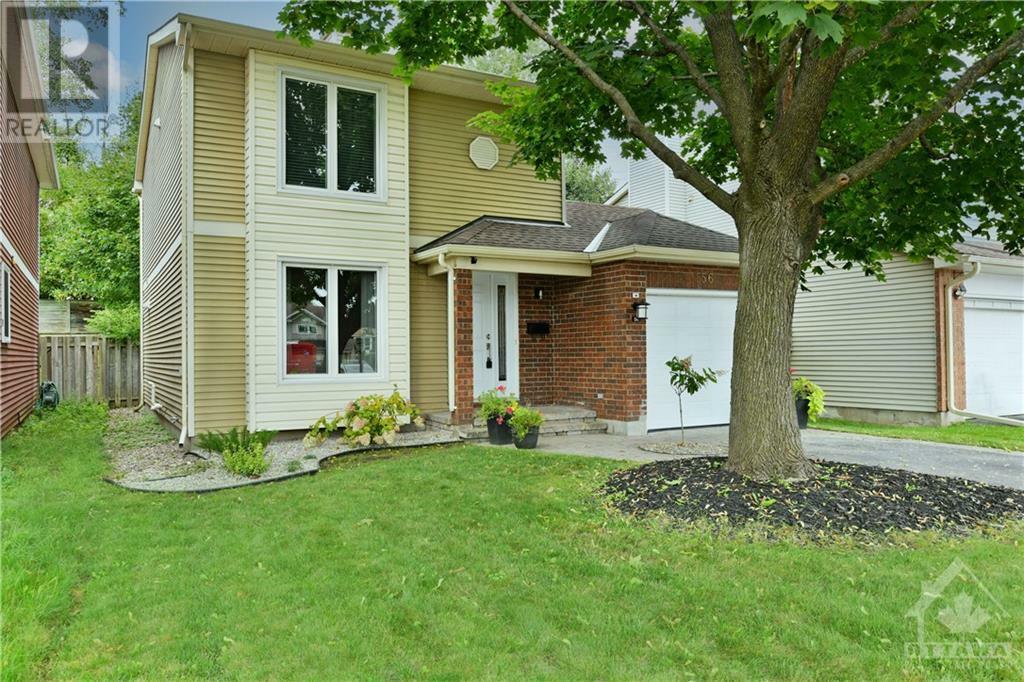 Property Photo:  56 Fair Oaks Crescent  ON K2G 4W4 