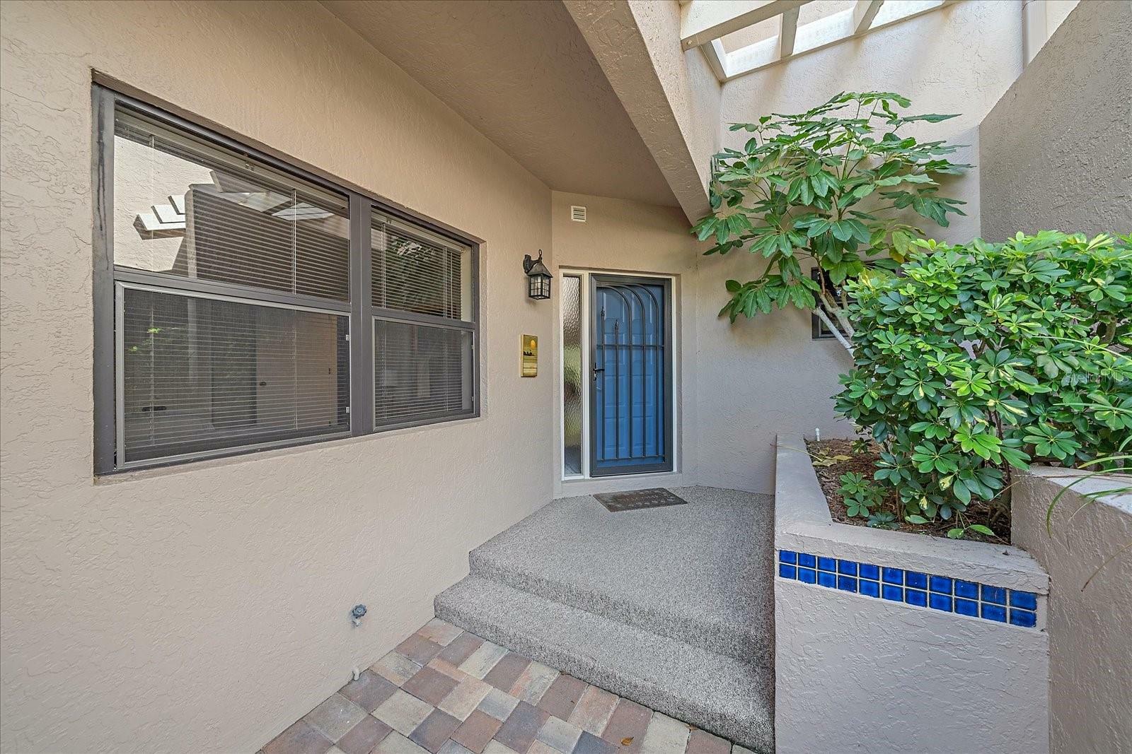 Property Photo:  1612 Starling Drive 101  FL 34231 