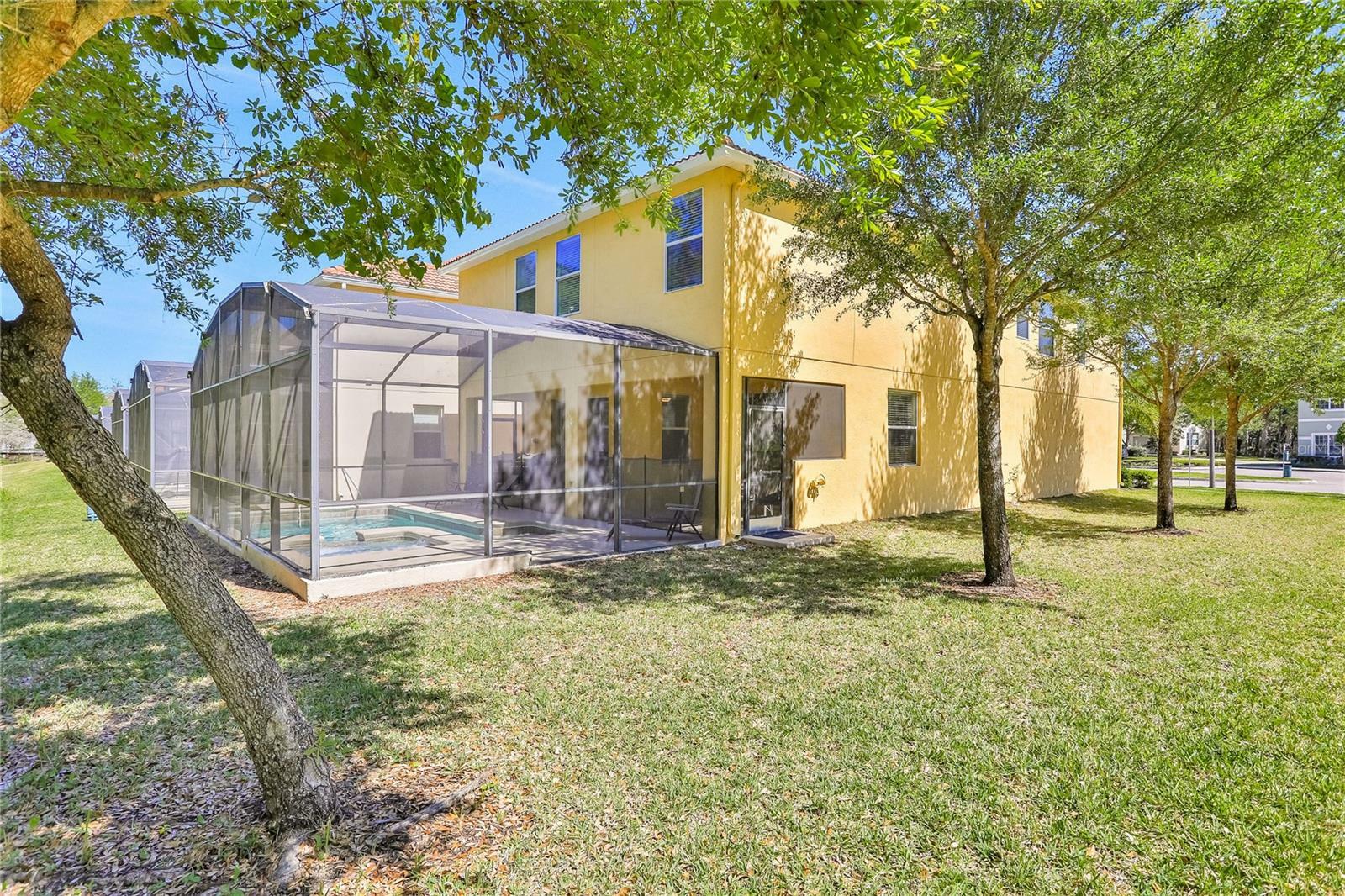 Property Photo:  8800 Bamboo Palm Court  FL 34747 