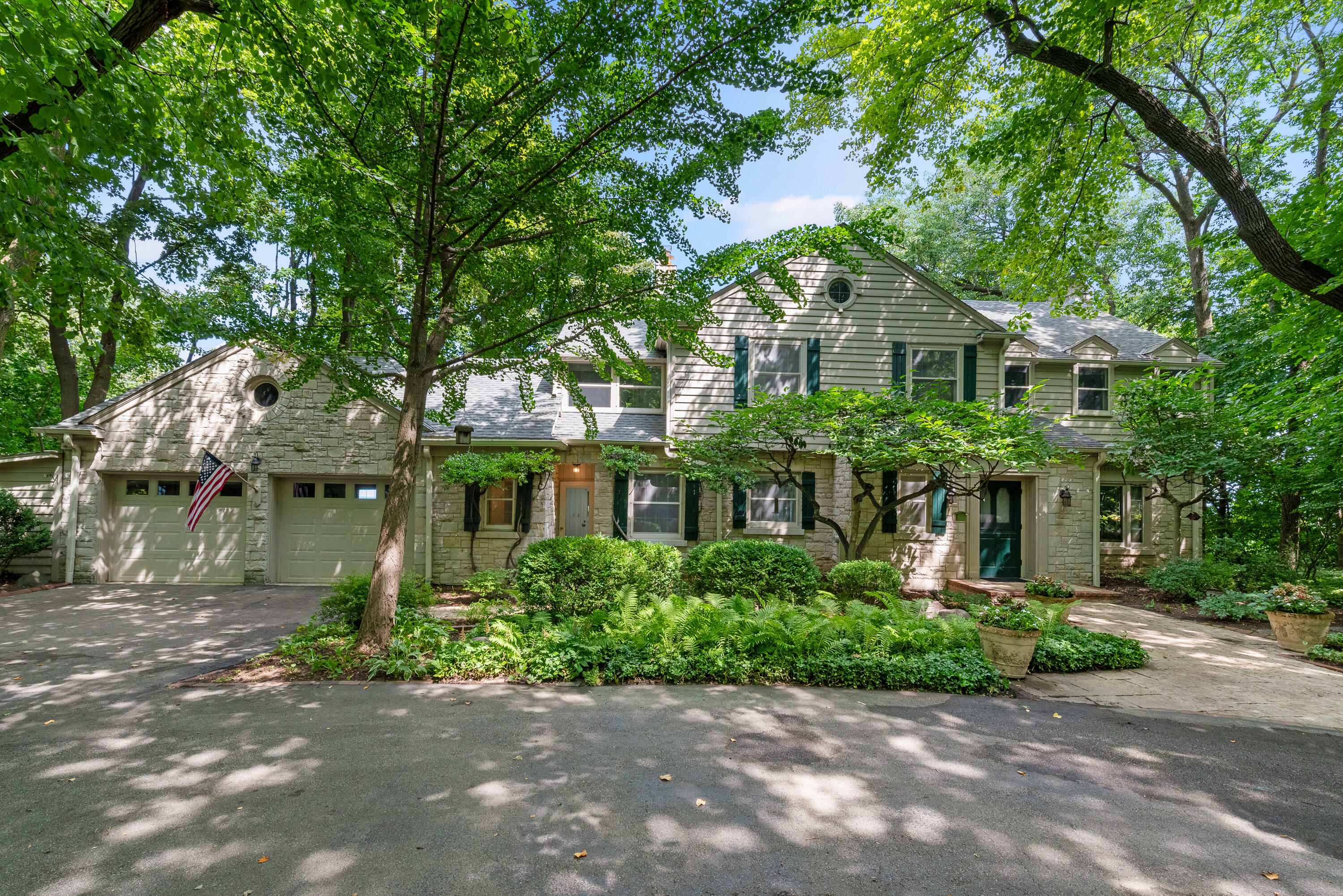 Property Photo:  4620 N Lake Dr  WI 53211 