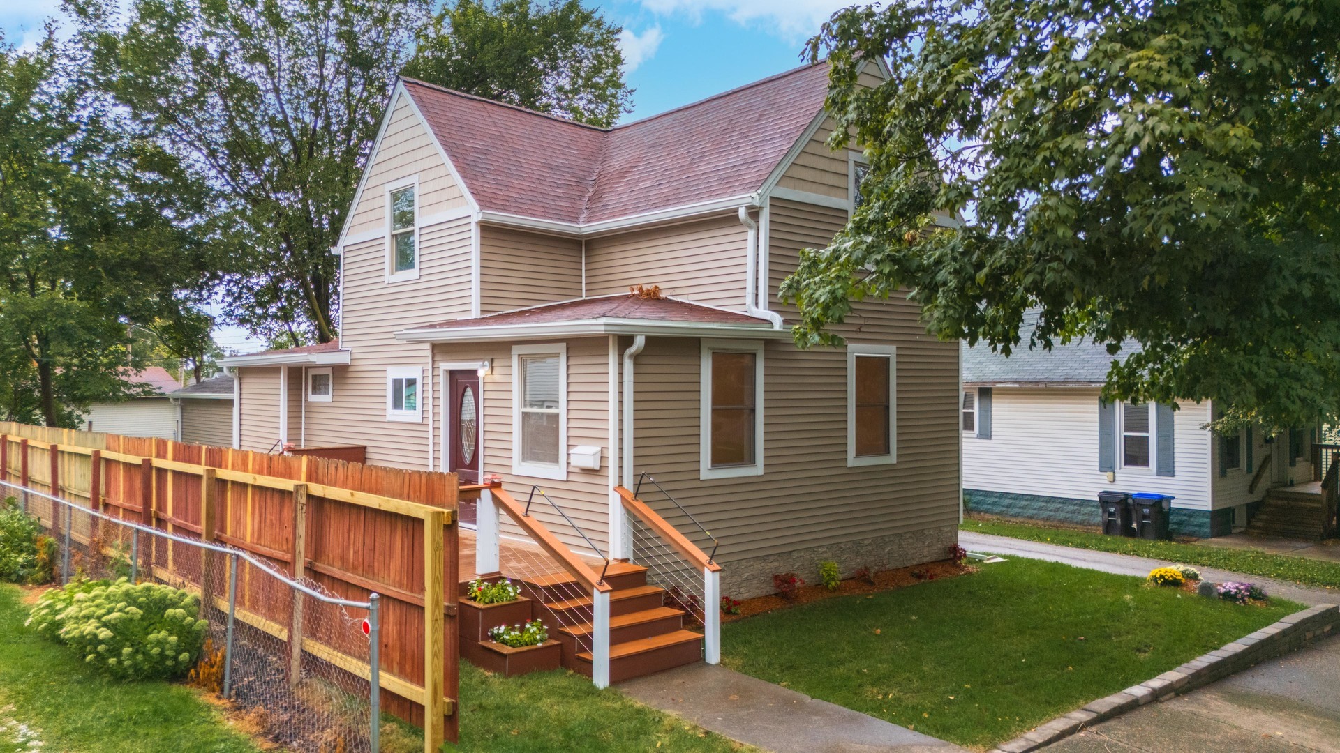 Property Photo:  1608 N Roosevelt Avenue  IL 61701 