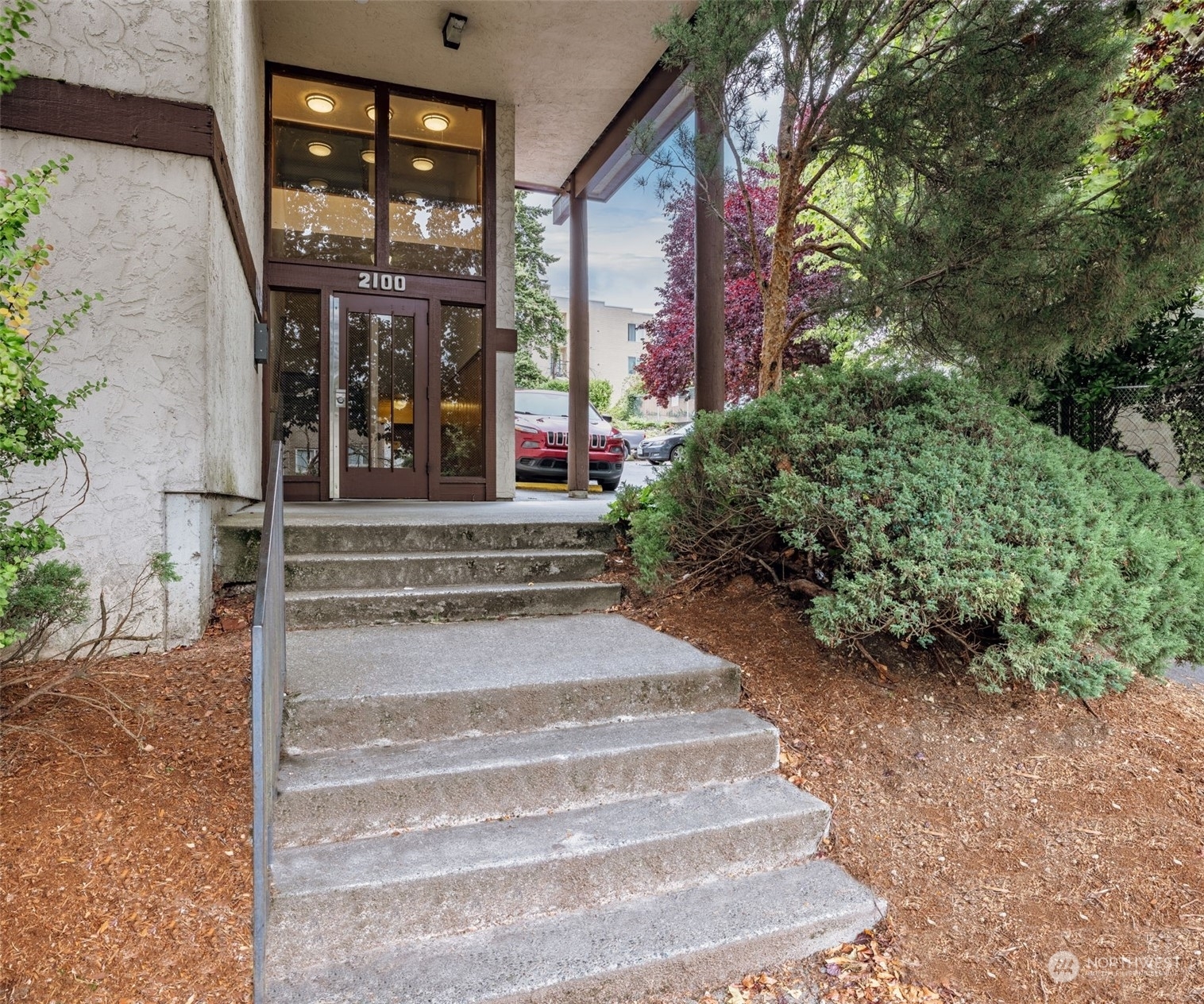 Property Photo:  2100 N 106th Street 202  WA 98133 