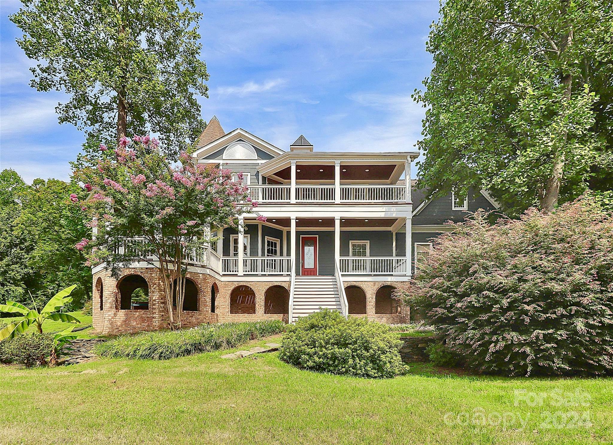 Property Photo:  1802 Mountain Park Drive  NC 28214 