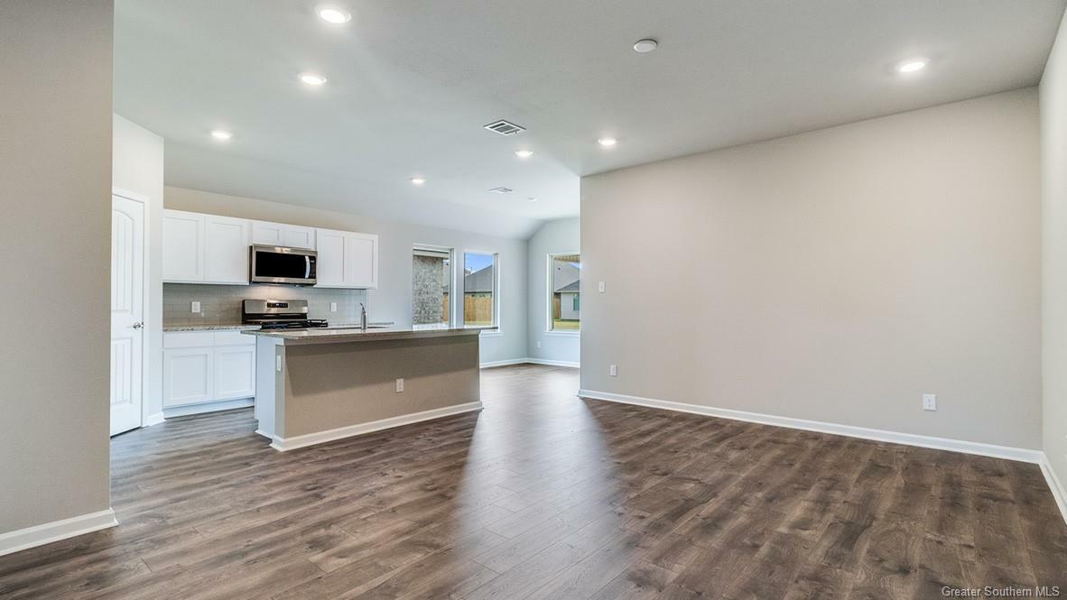 Property Photo:  801 Gold Finch Way  LA 70611 