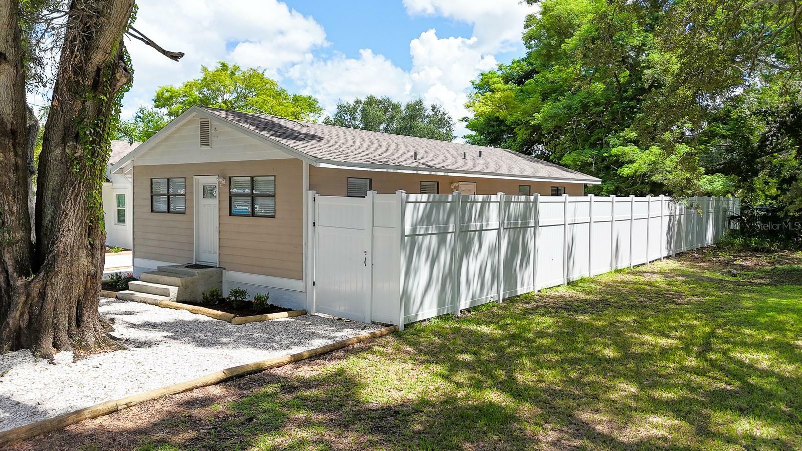 Property Photo:  2706 6th Avenue E  FL 34221 