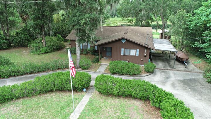 Property Photo: 23014 SE 65th Place FL 32640