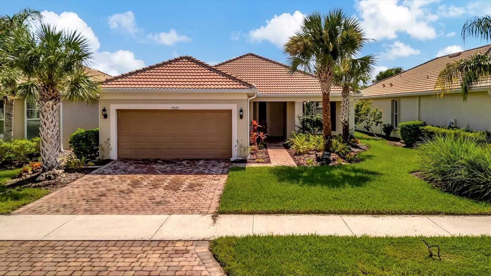 Property Photo: 19670 Quisto Street FL 34293