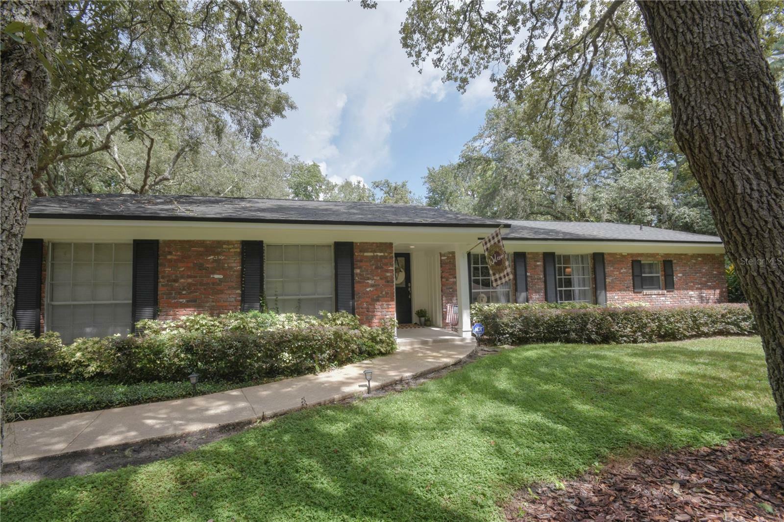 Property Photo:  209 E Sweetwater Creek Drive  FL 32779 