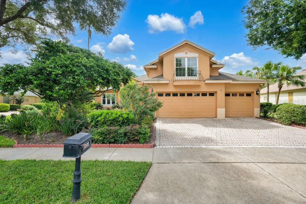 Property Photo:  5008 Greenbriar Trail  FL 32757 