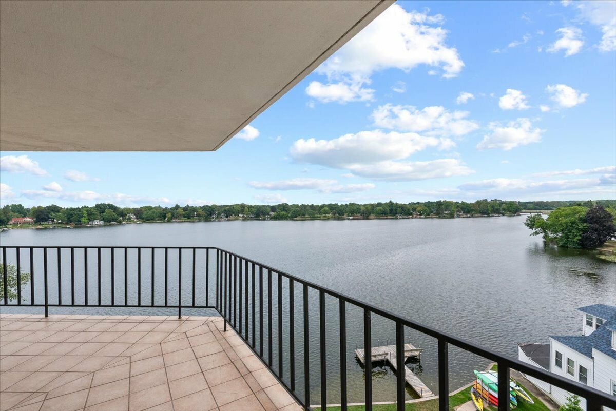 Property Photo:  333 N Lake Rd 605  WI 53066 