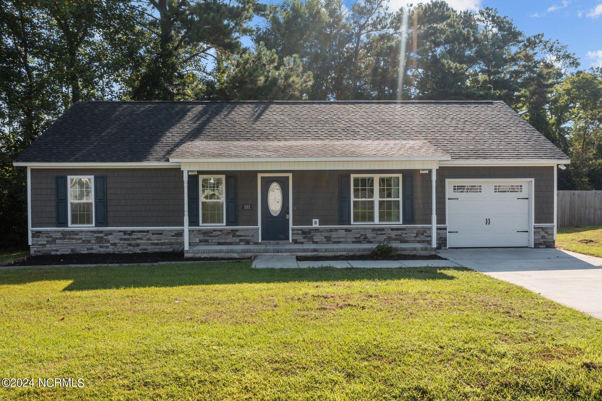Property Photo:  101 Hawsboro Court  NC 28540 