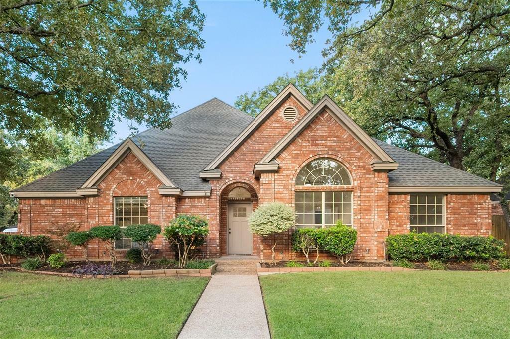 Property Photo:  1402 Sweetgum Circle  TX 76248 