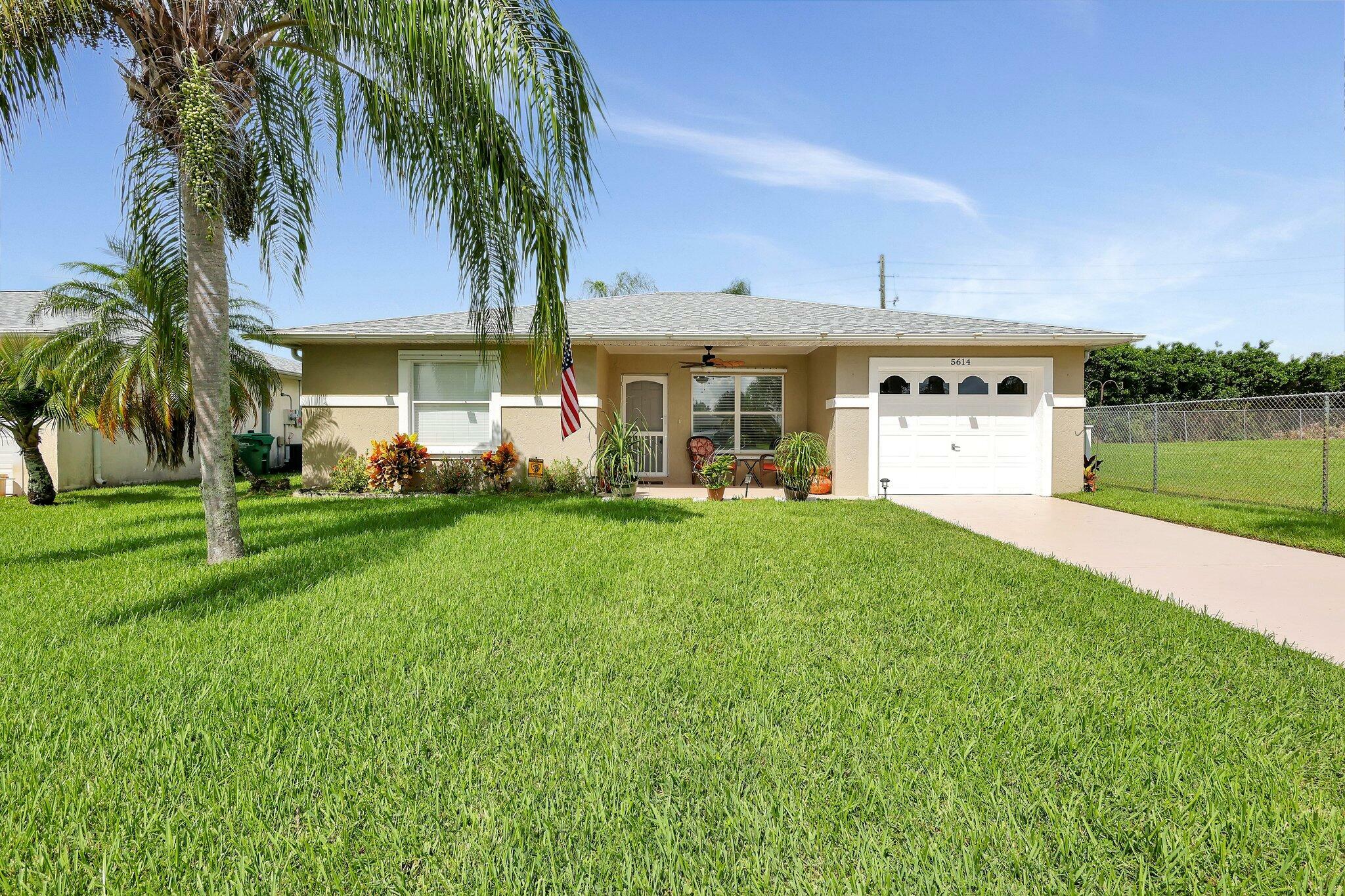 Property Photo:  5614 Travelers Way  FL 34982 