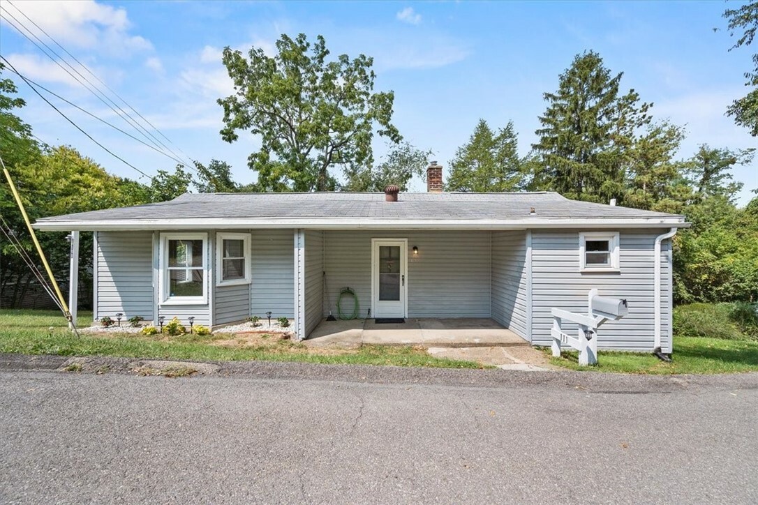 Property Photo:  111 Kidder Ln  PA 15317 