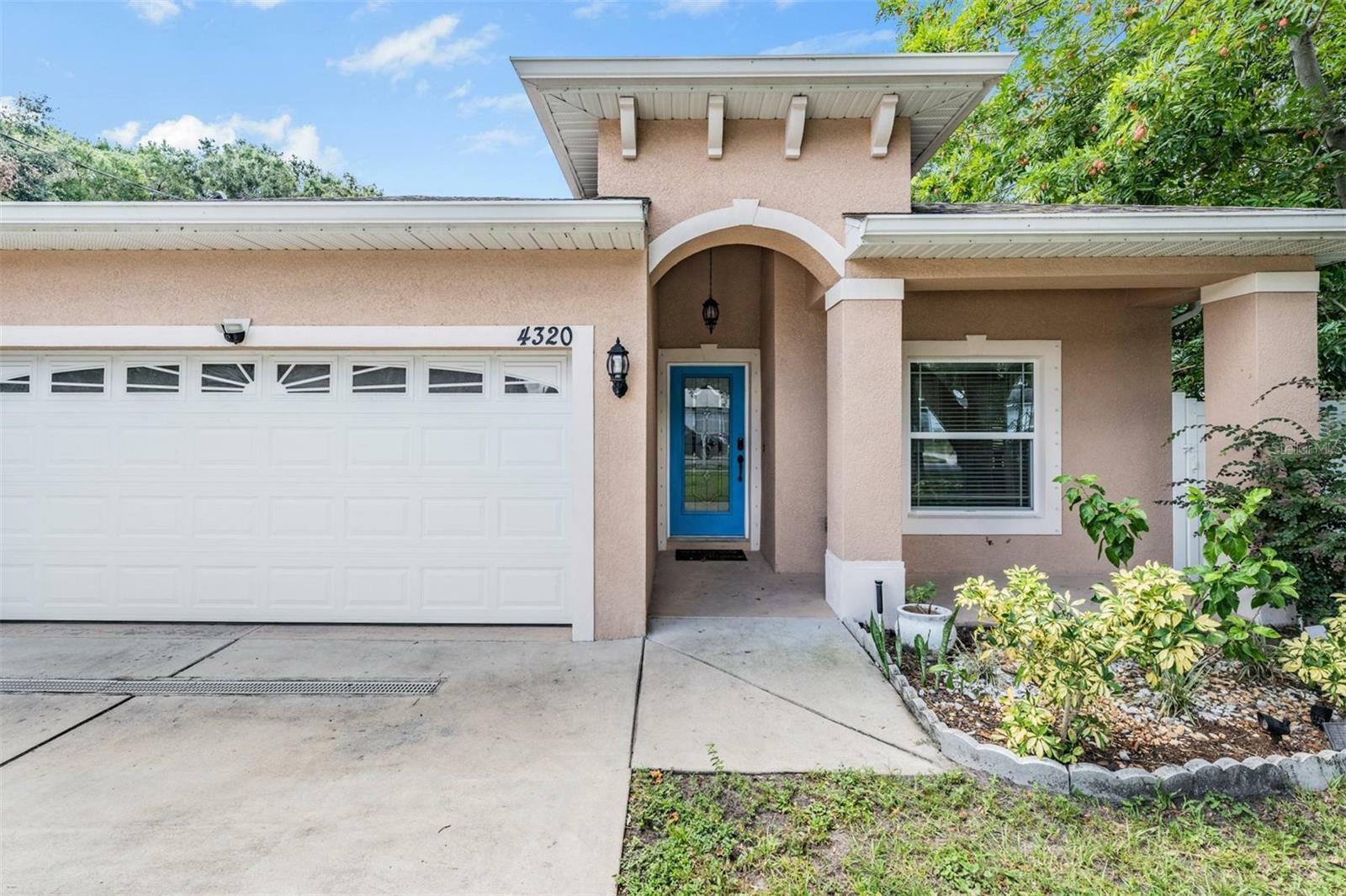 Property Photo:  4320 W Laurel Street  FL 33607 