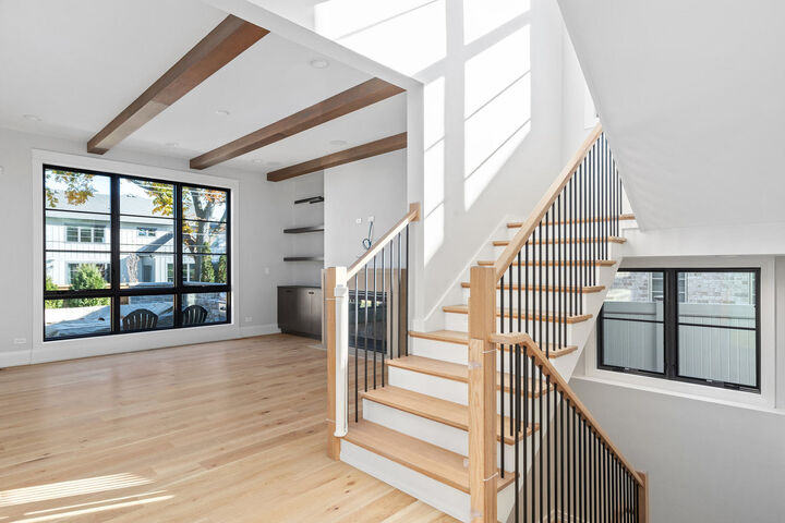 Property Photo: 185 E Oneida Avenue IL 60126