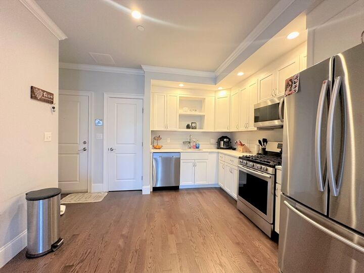 Property Photo:  371 Main St 4  MA 01801 
