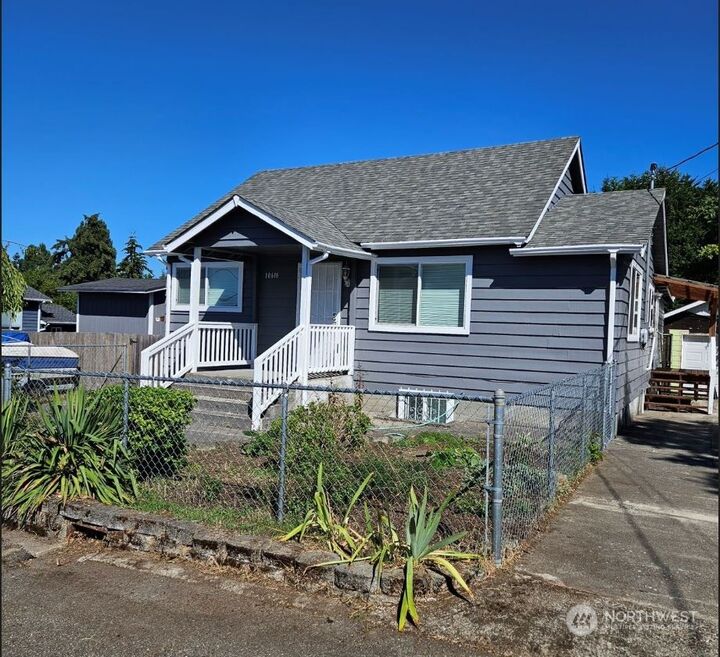 Property Photo:  10616 12th Avenue SW  WA 98146 