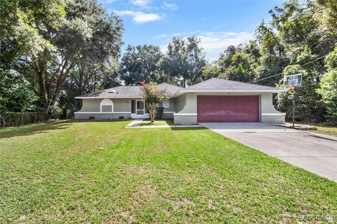 Property Photo:  1104 E Bucknell Avenue  FL 34450 