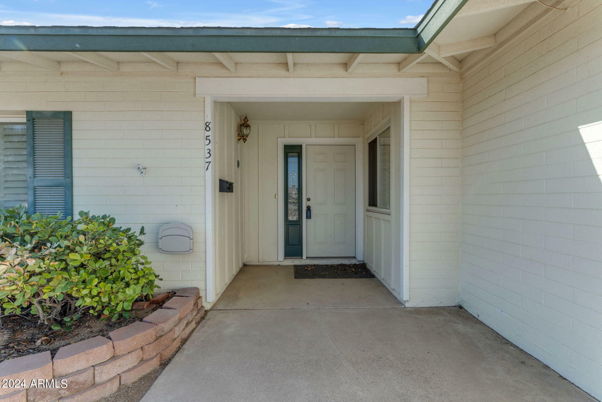 Property Photo:  8537 E Jackrabbit Road  AZ 85250 