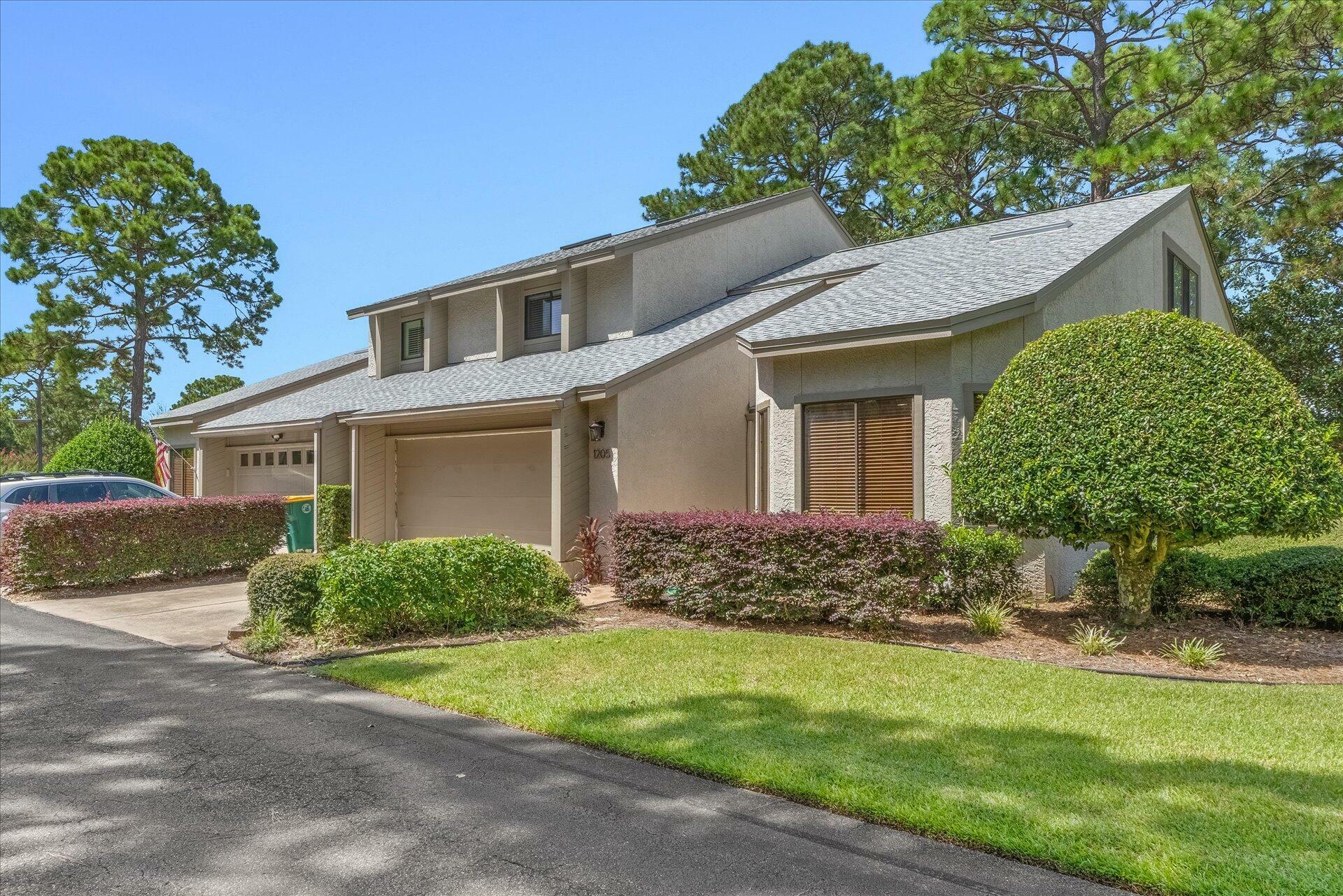 Property Photo:  1205 Oakmont Drive  FL 32578 