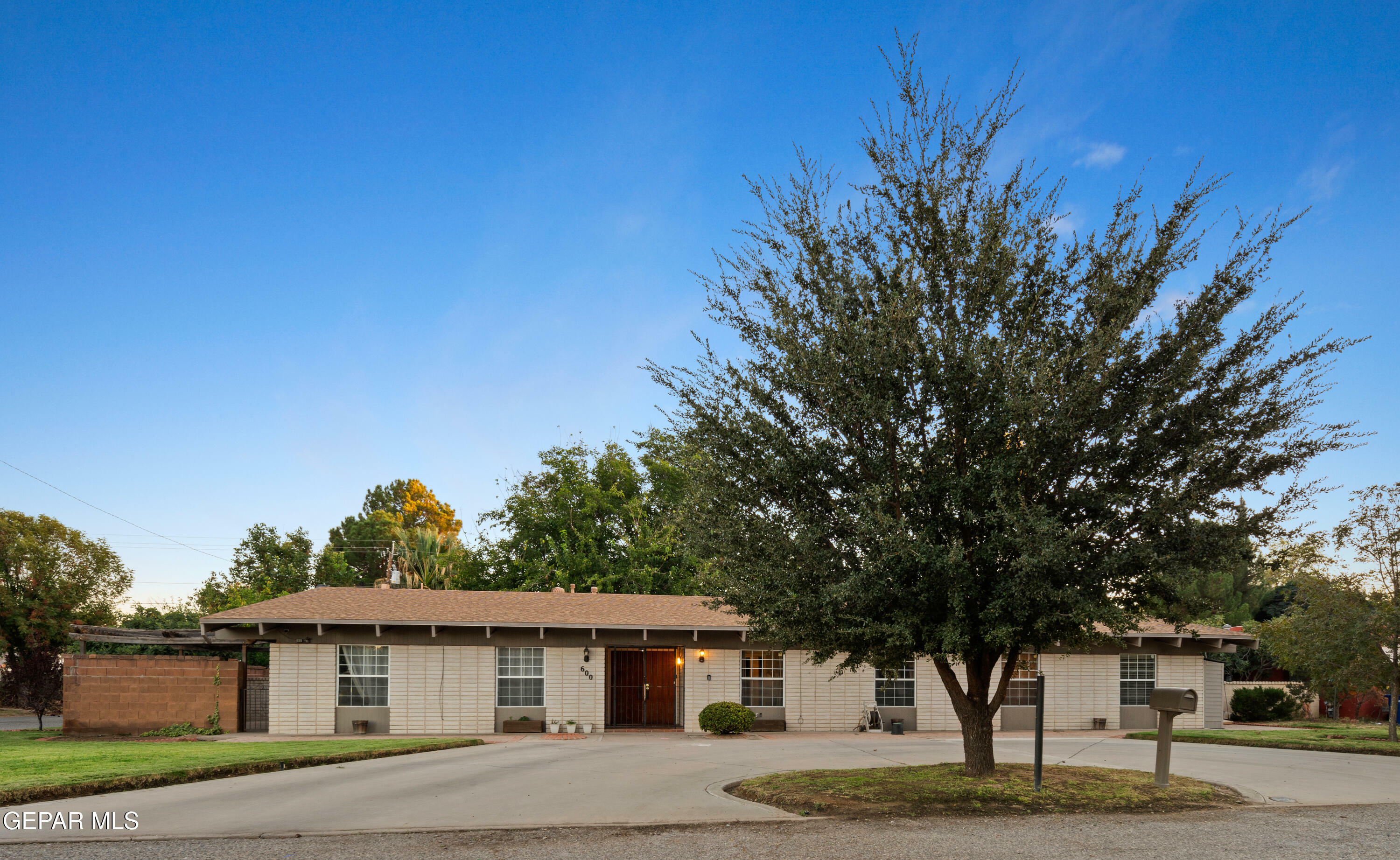 Property Photo:  600 Las Olas Court  TX 79932 