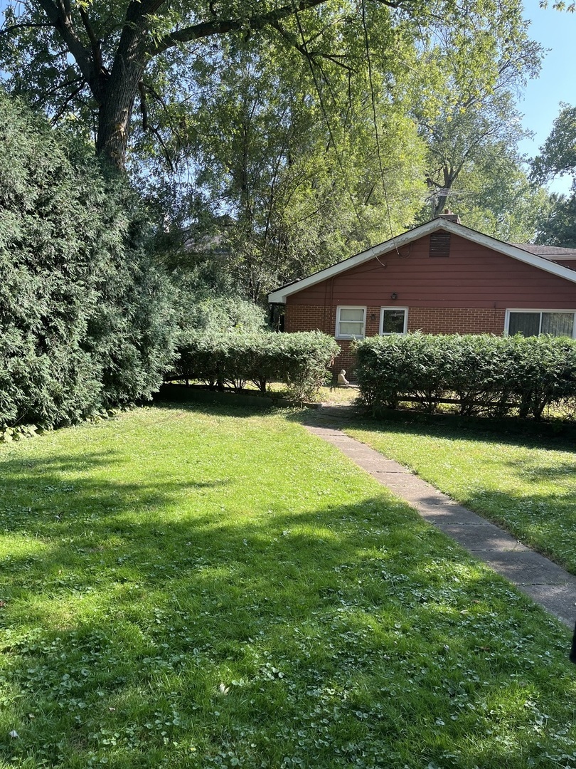 Property Photo:  1143 Willow Road  IL 60093 