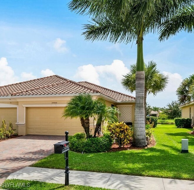 Property Photo:  14488 Grapevine Drive  FL 34114 