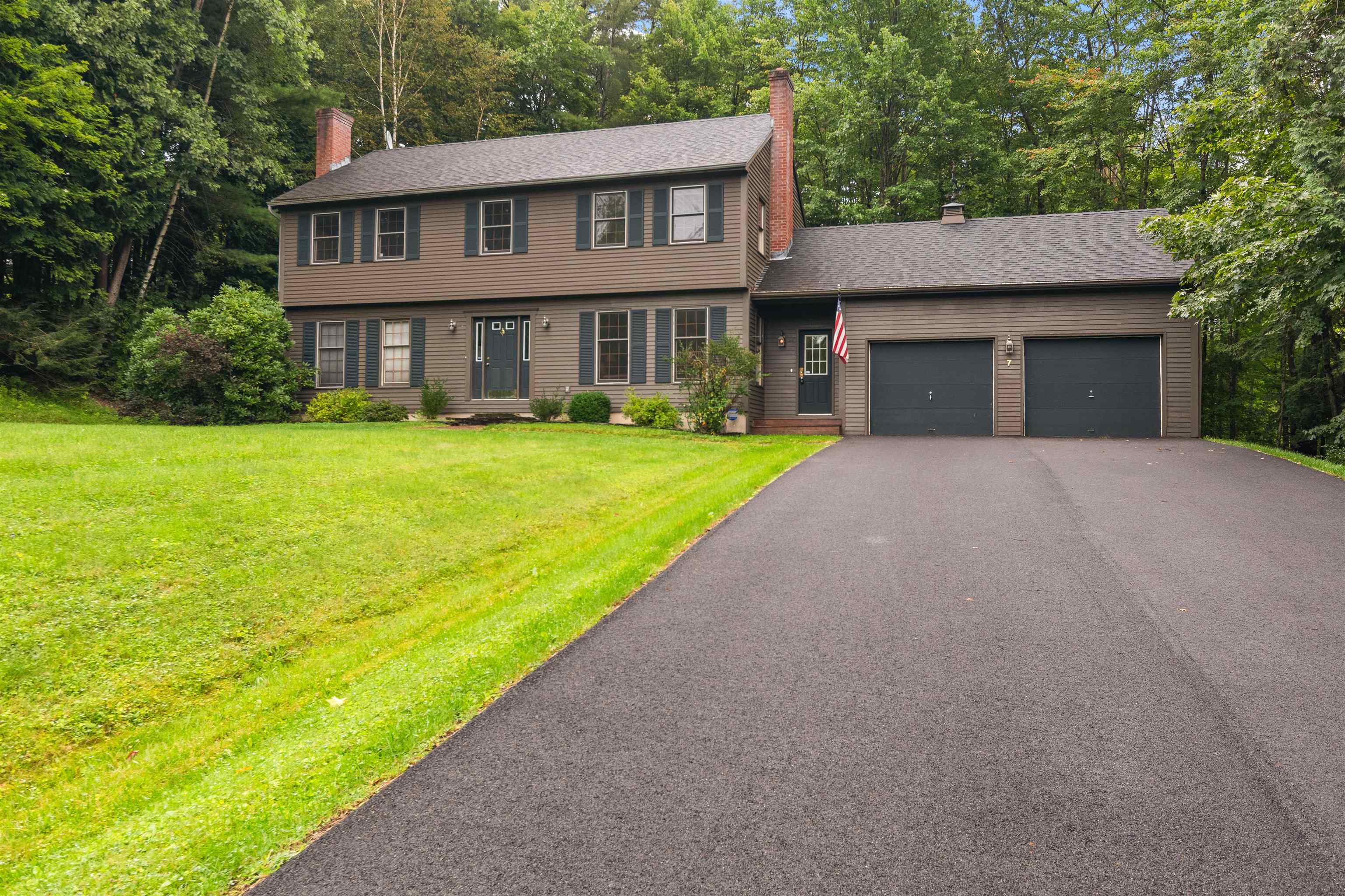 Property Photo:  7 Lindenwood Drive  VT 05465 