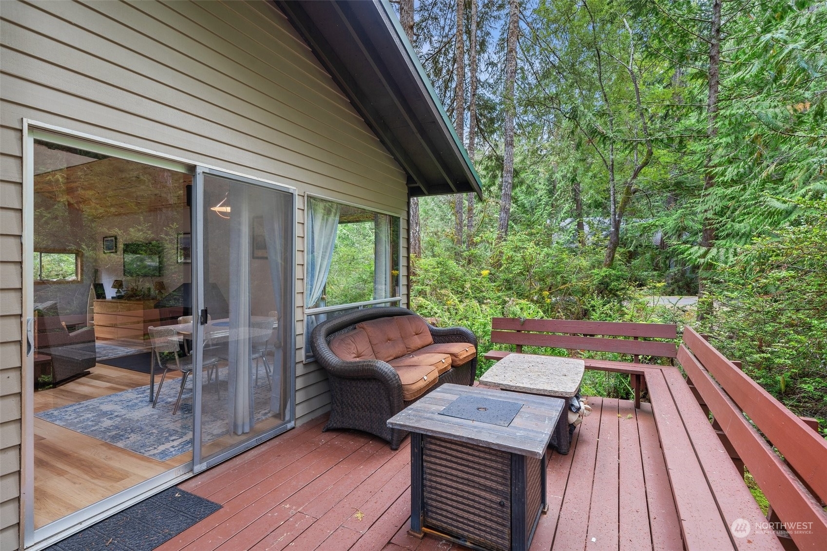 Property Photo:  608 E Barbary Road  WA 98584 