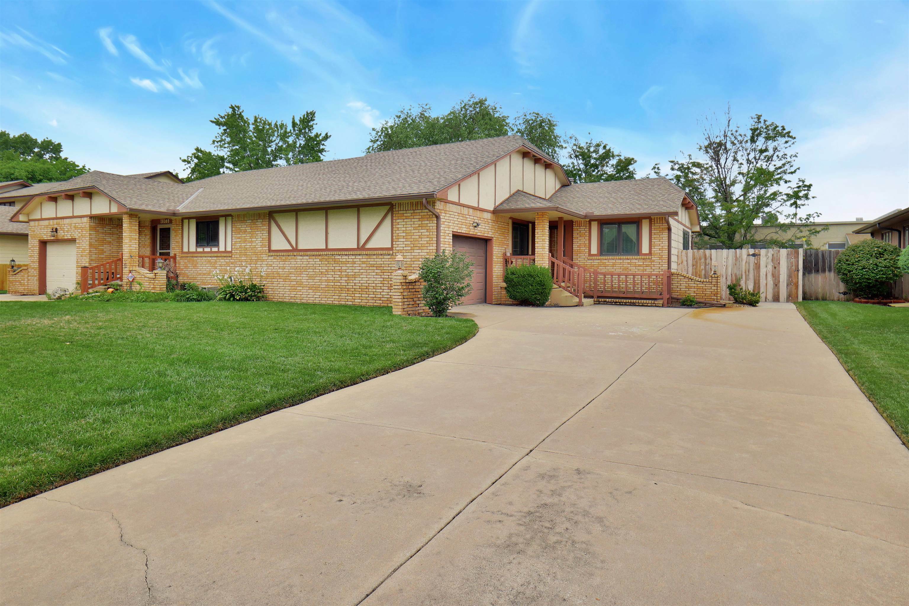 Property Photo:  10205 W Alamo St  KS 67212 