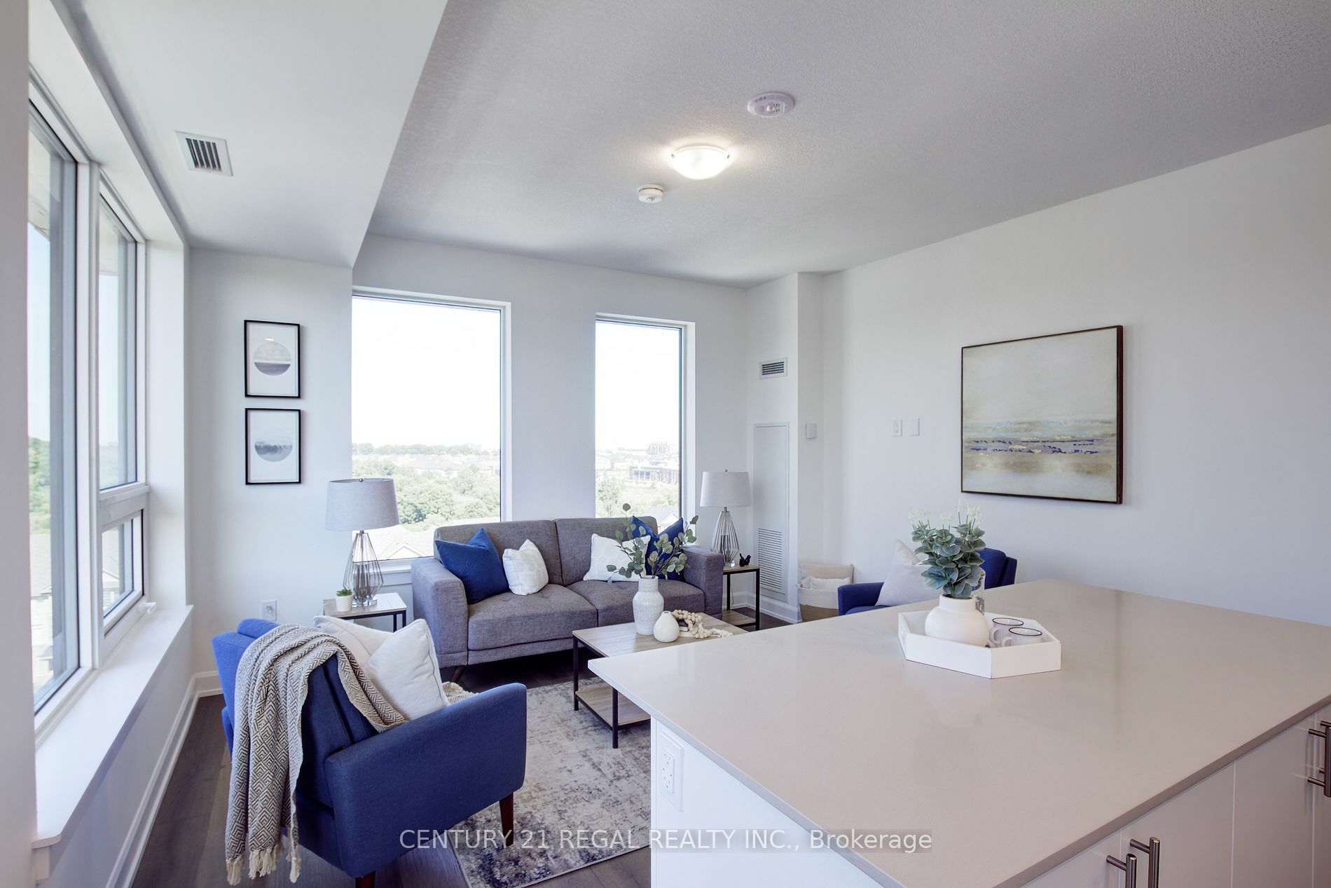 Photo de la propriété:  3200 William Coltson Ave 823  ON L6H 7W6 