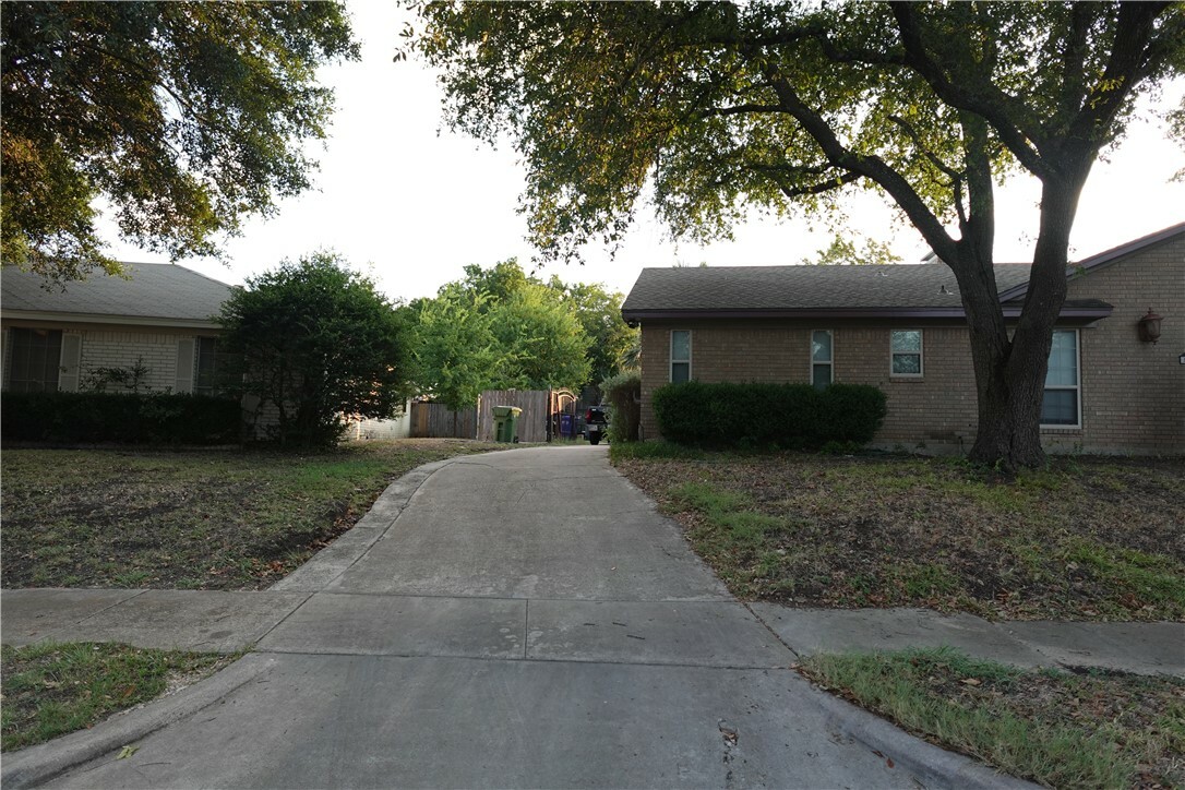 Property Photo:  5919 Stratford Drive  TX 76710 