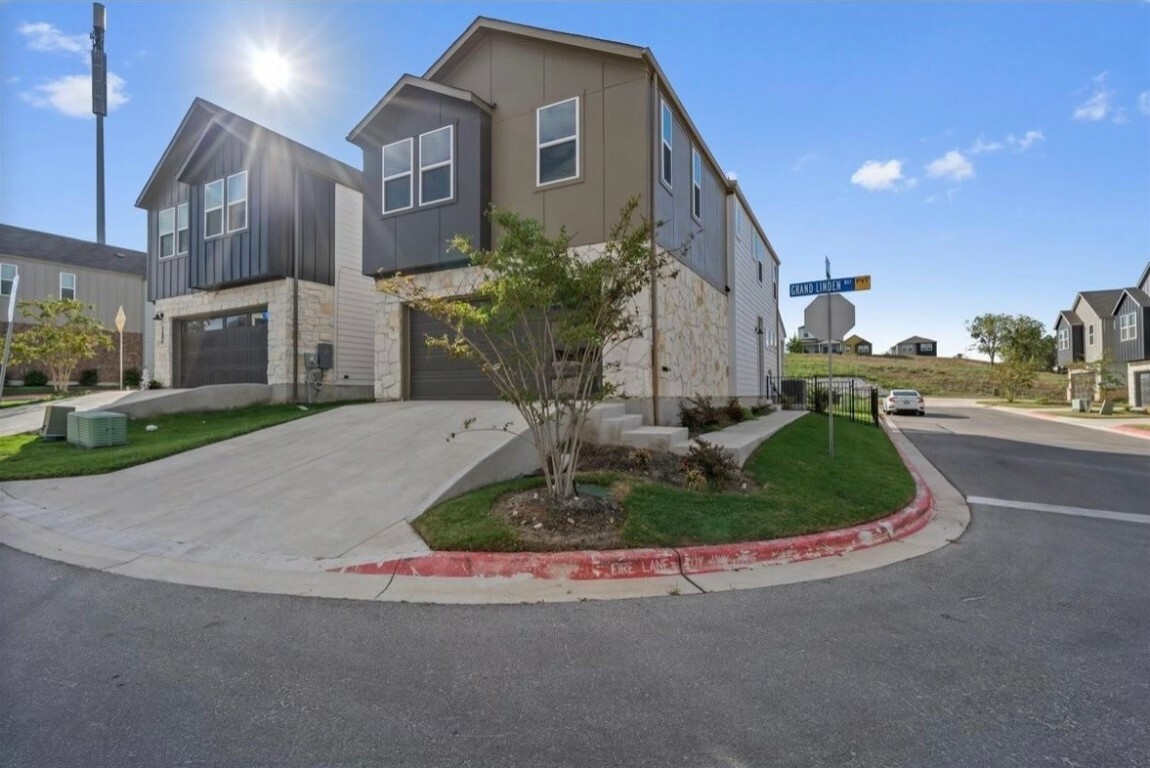 Property Photo:  7604 Grand Linden Way 18  TX 78744 