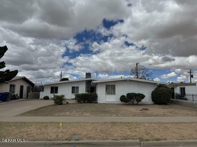 Property Photo:  3037 Yarwood Drive  TX 79935 