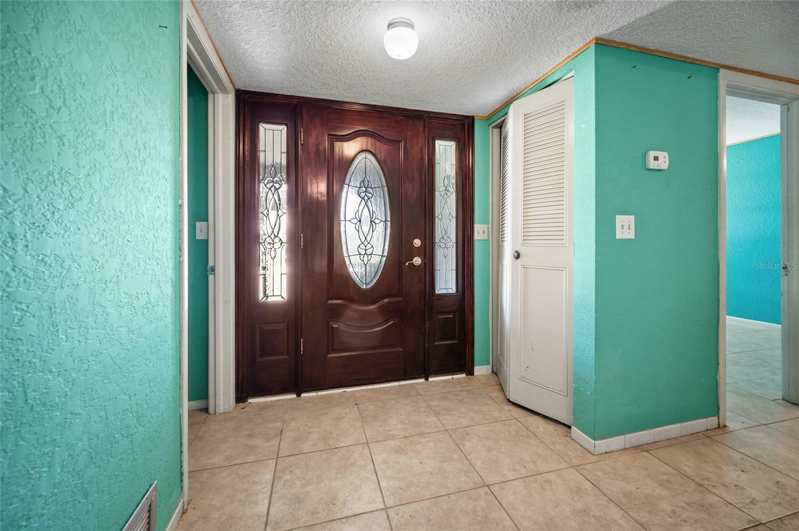 Property Photo:  20295 Lorenzo Avenue  FL 33952 