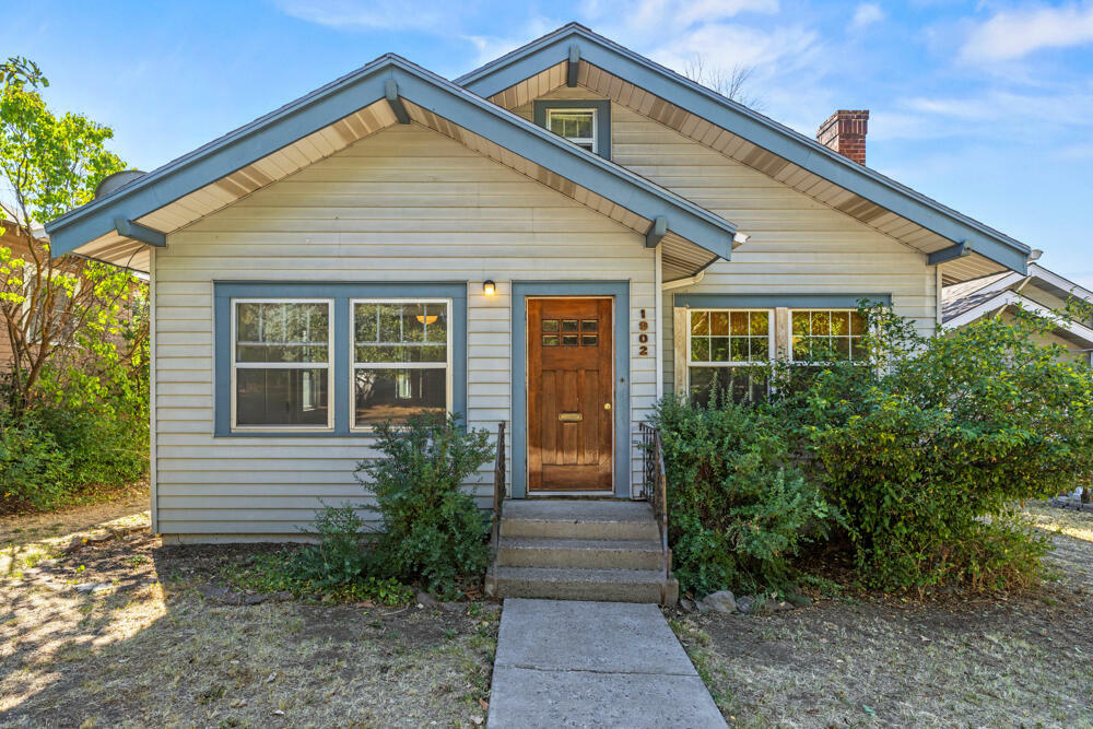 Property Photo:  1902 Esplanade Avenue  OR 97601 