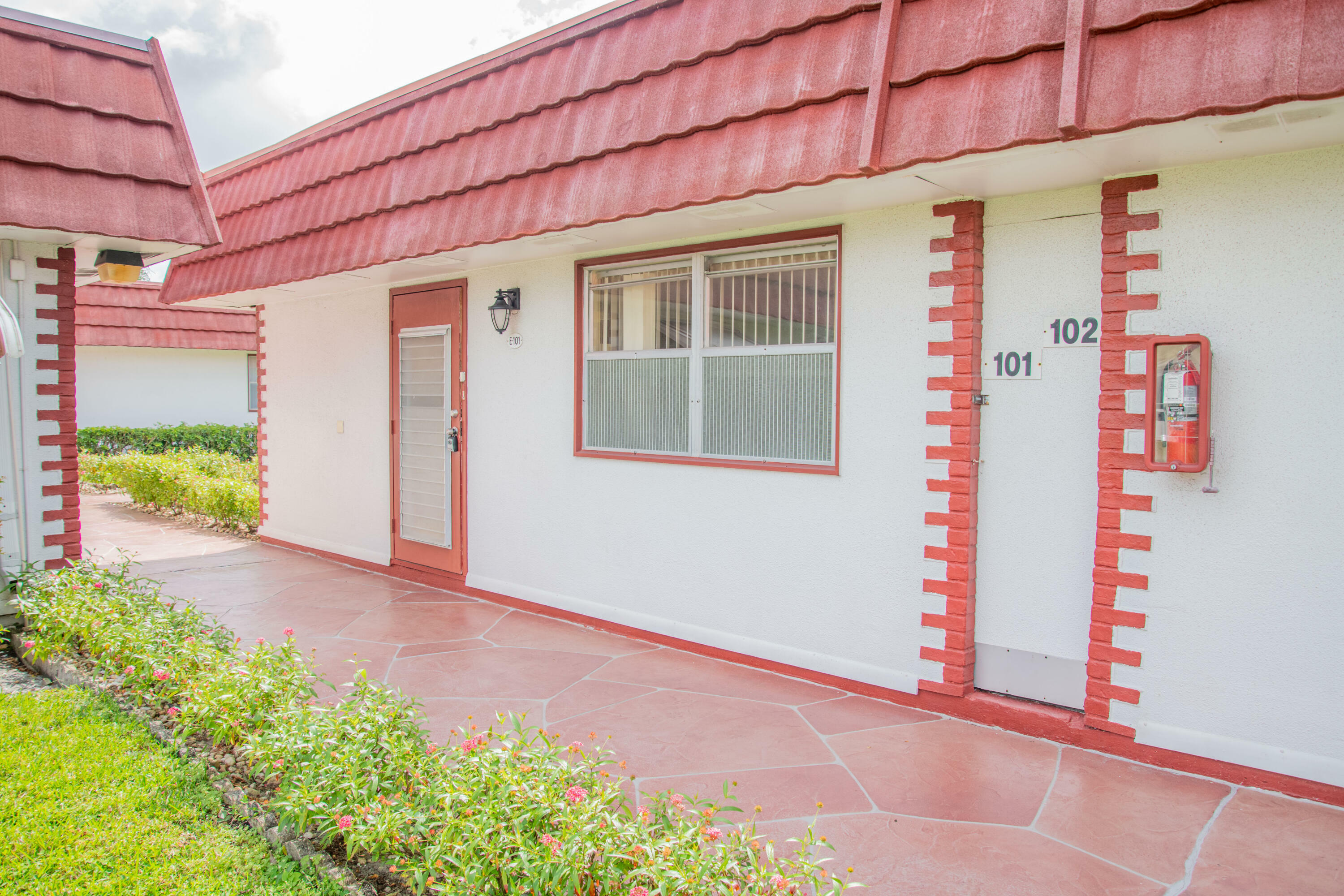 Property Photo:  101 Waterford E 101  FL 33446 