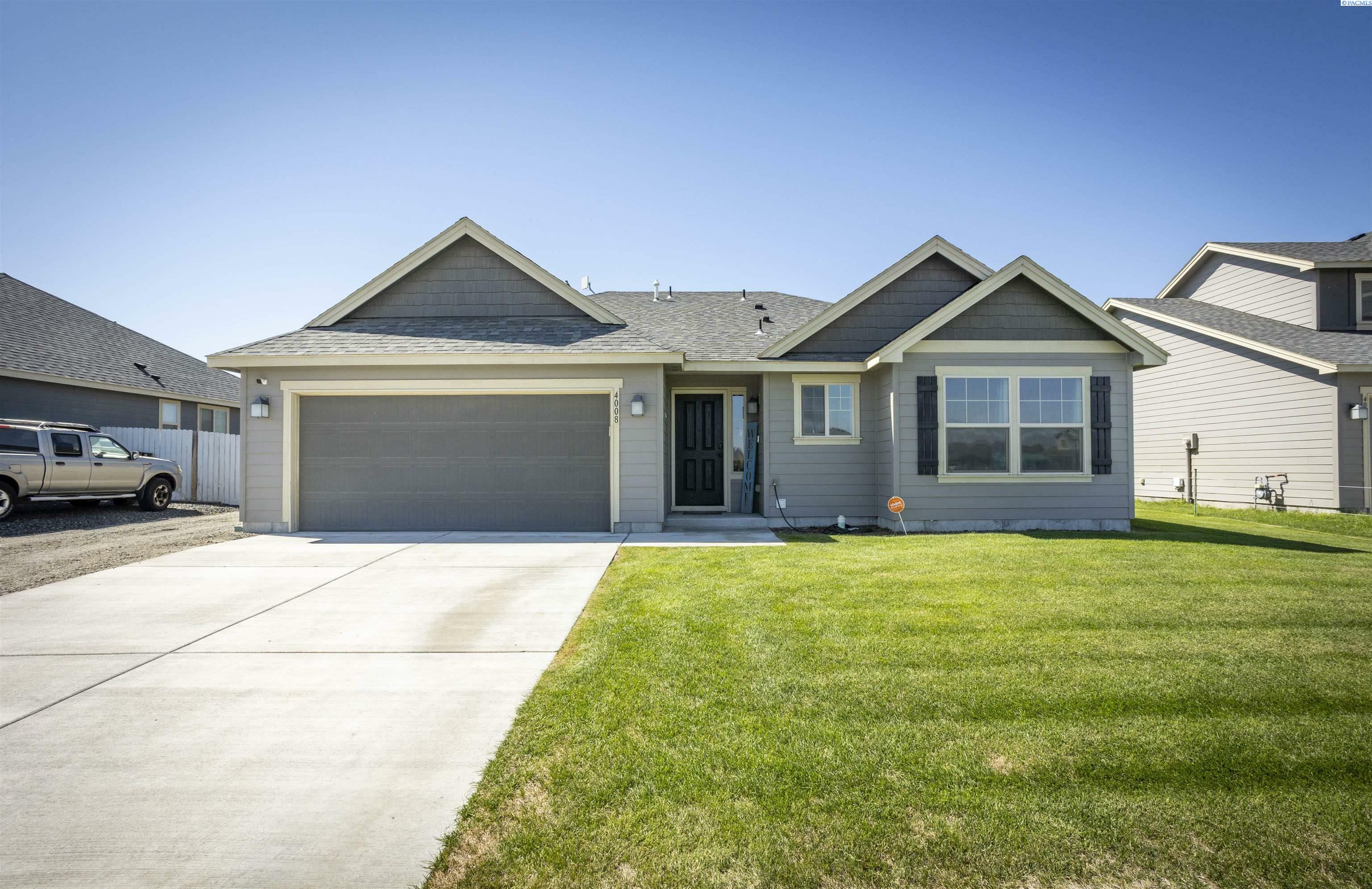 Property Photo:  4008 Bismarck Lane  WA 99301 