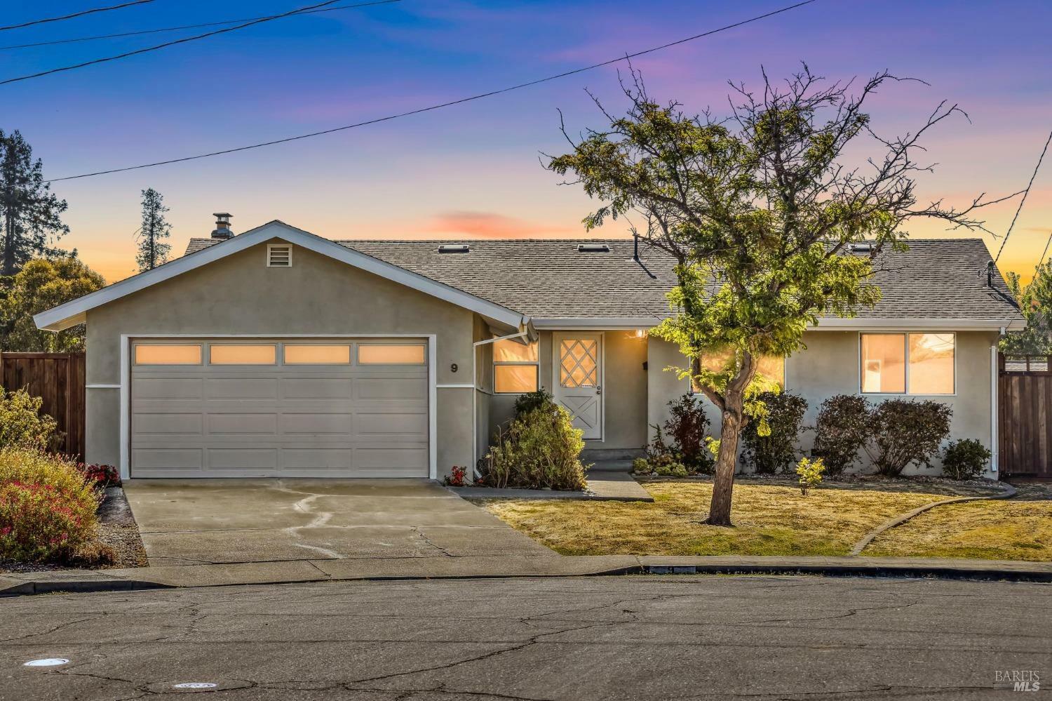 Property Photo:  9 Lombardi Court  CA 94954 