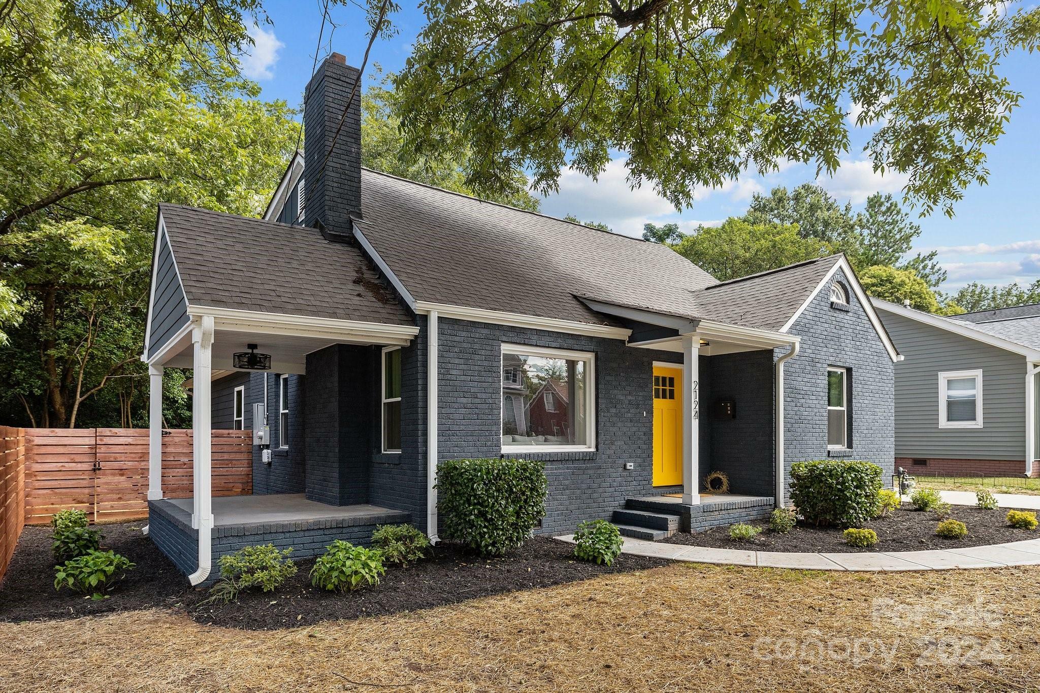 Property Photo:  2124 Edison Street  NC 28206 