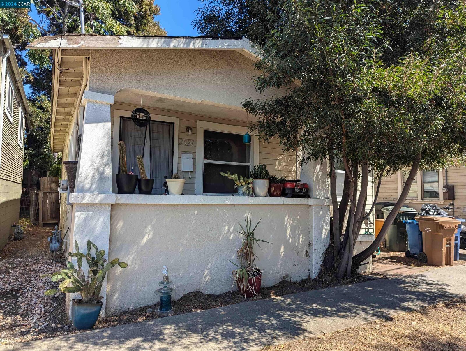 Property Photo:  2027 &Amp 2021 Castro St  CA 94553 
