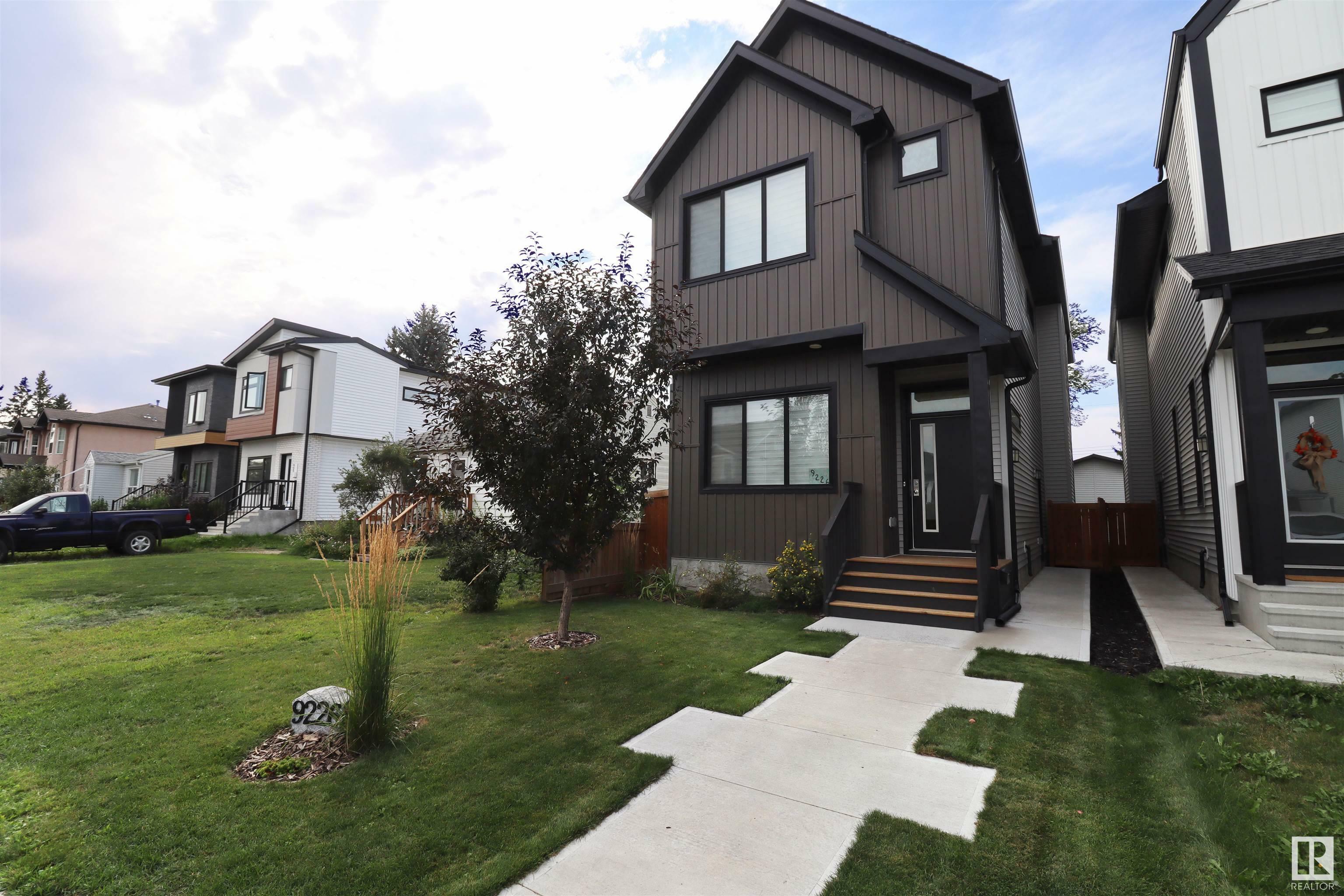 Property Photo:  9226 150 Street NW  AB T5R 1G3 