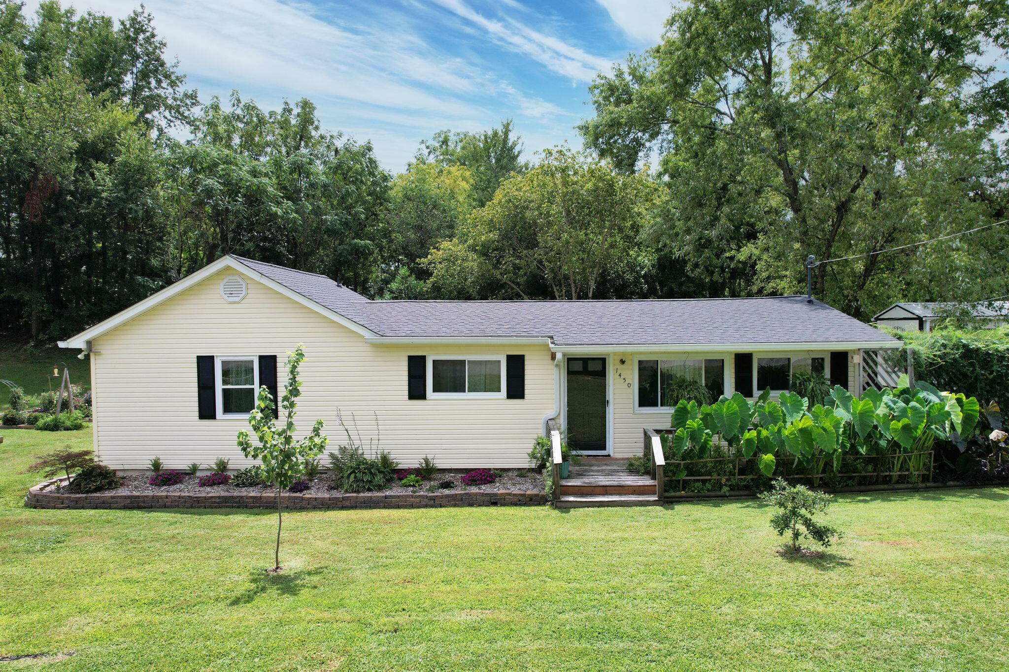 Property Photo:  1450 SE 20th St  TN 37311 