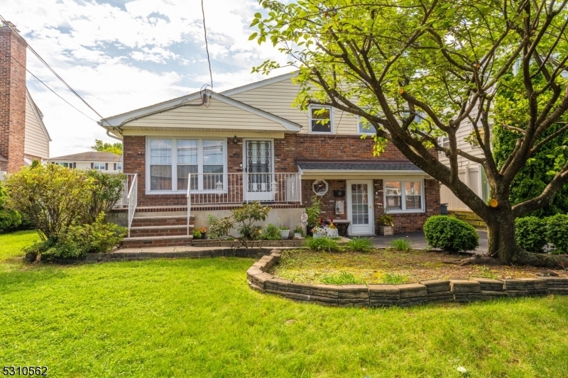 Property Photo:  1083 Burnet Ave  NJ 07083 